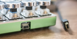 Planck Keyboard Mini USB Port