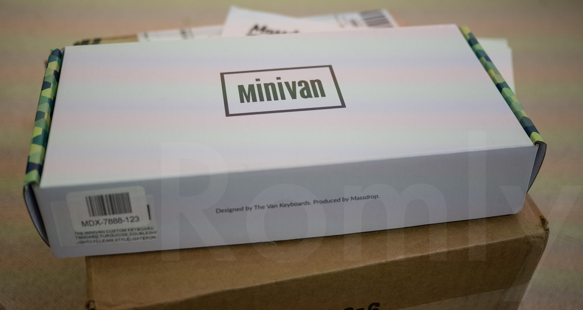 The MiniVan Mechanical Keyboard Kit パッケージ
