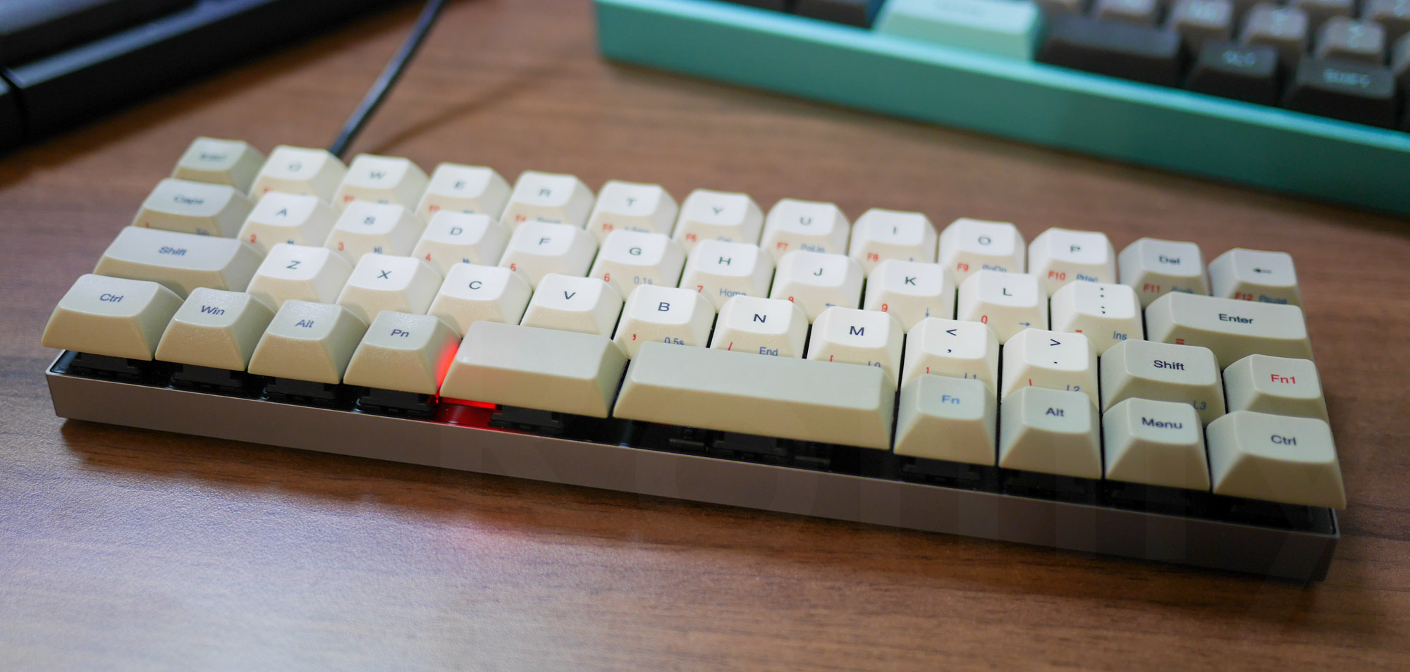 Vortex CORE VTG-4700 メカニカルキーボード 赤軸搭載モデルPC/タブレット