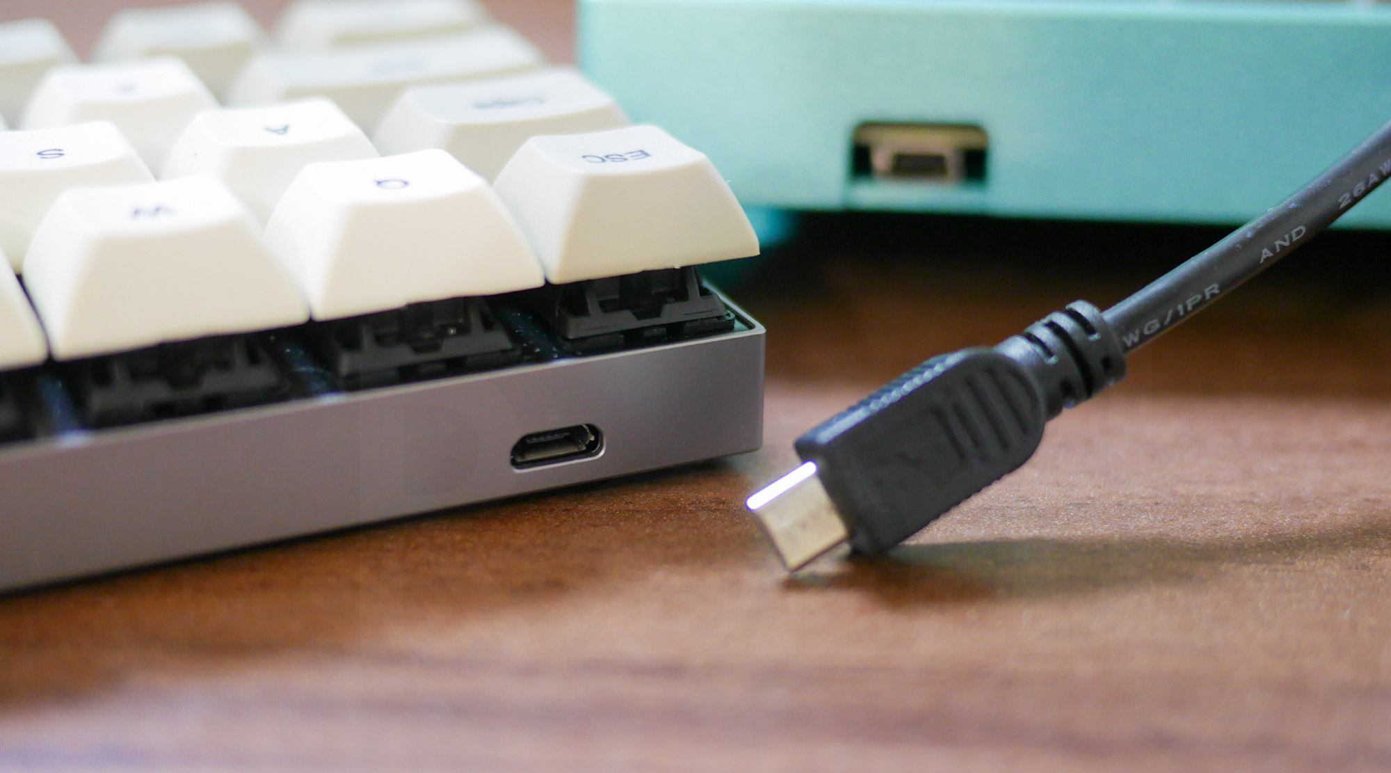 Vortex Core: Backside micro-USB connector