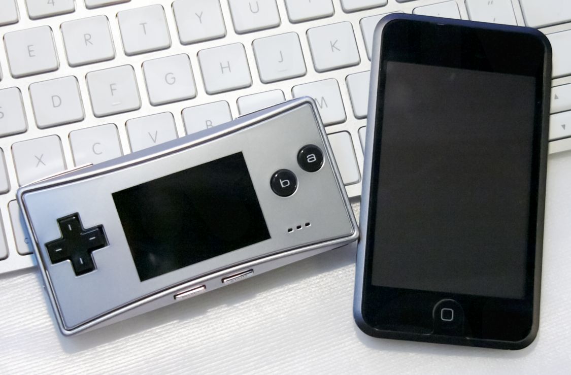 Gameboy Micro & iPod touch
