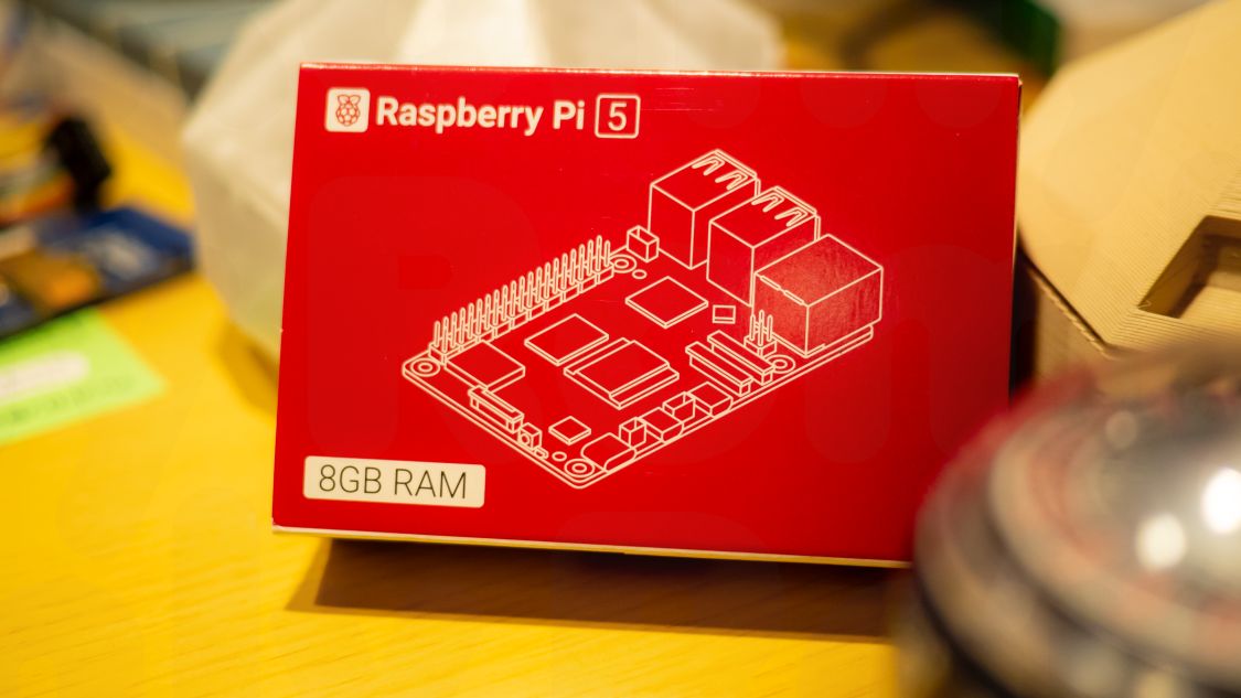 ラズパイ5のパッケージ